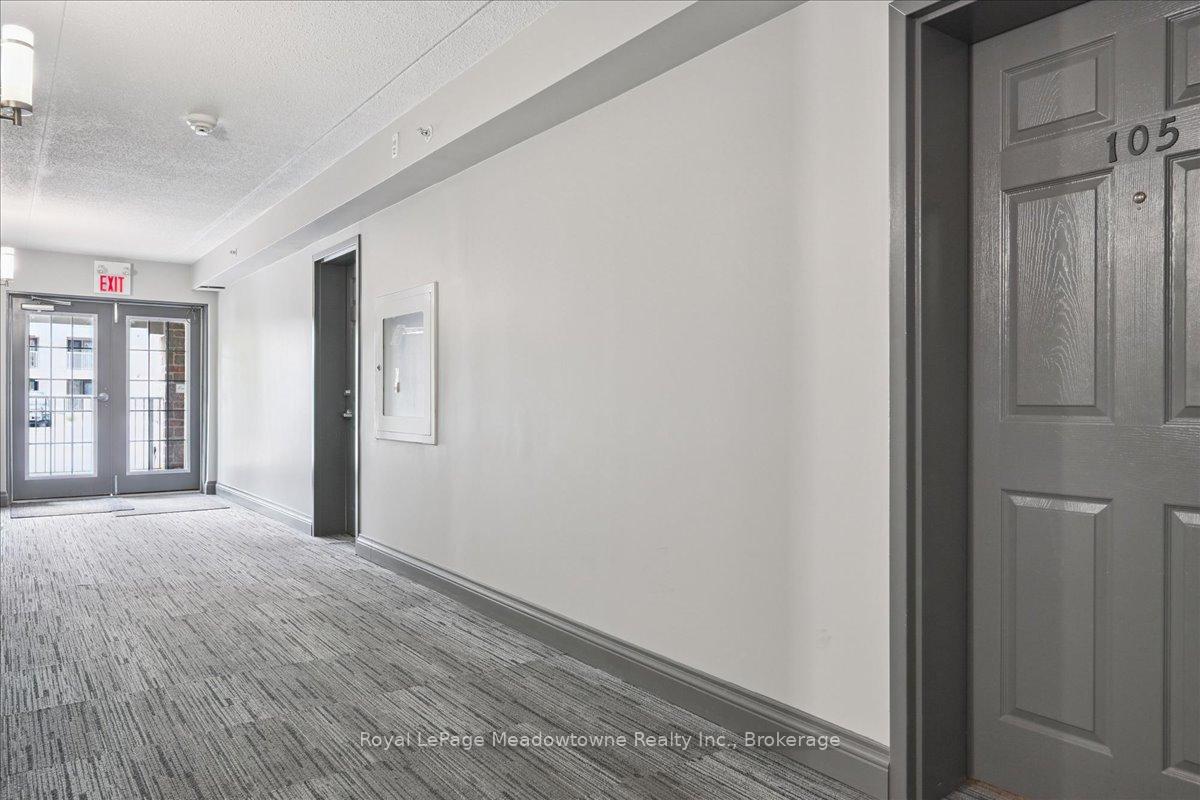 2 Bedrooms Condo at 1450 Bishops, Oakville For sale