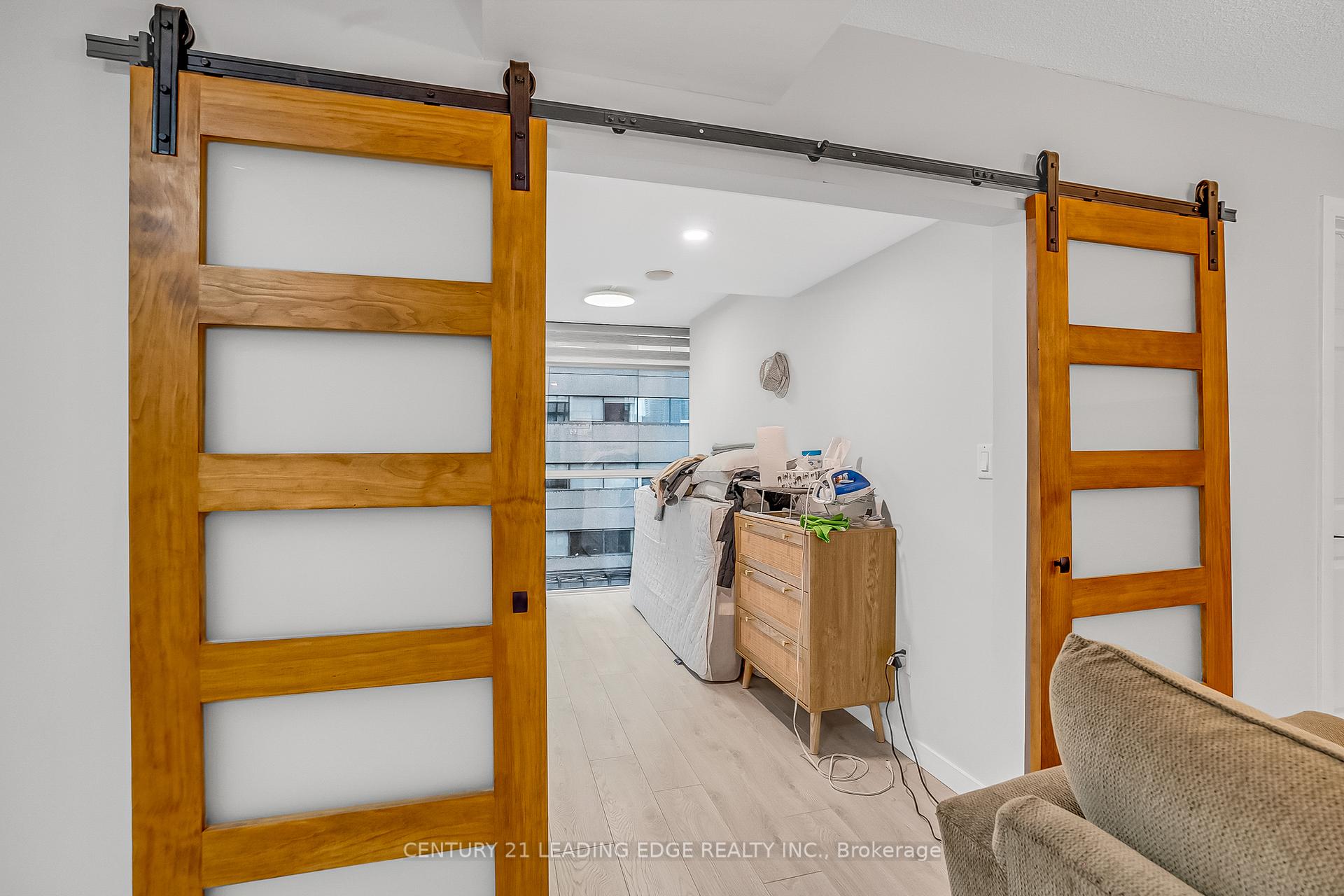 3 Bedrooms Condo at 705 King, Toronto For sale