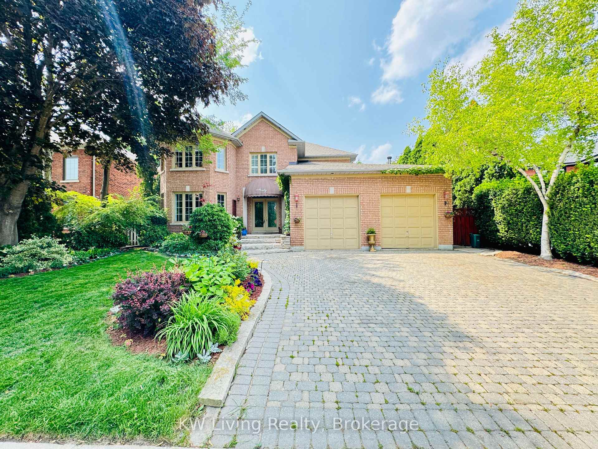 40 King's Cross Avenue ; MLS ID: N12064346