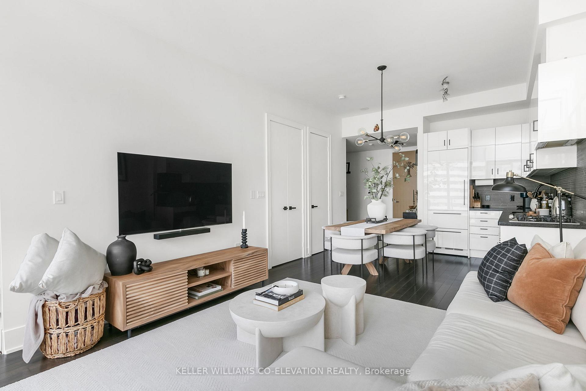 2 Bedrooms Condo at 39 Queens, Toronto For sale