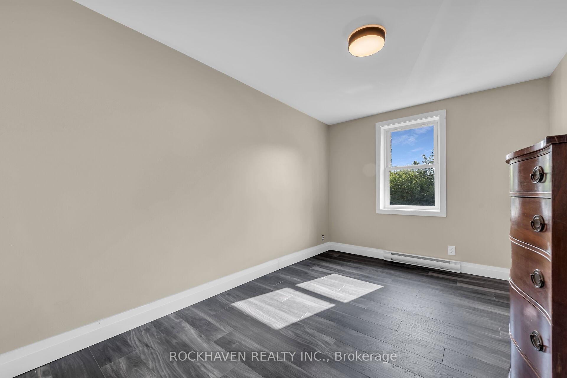 2 Bedrooms Other at 36 Macklin,  Hamilton For sale
