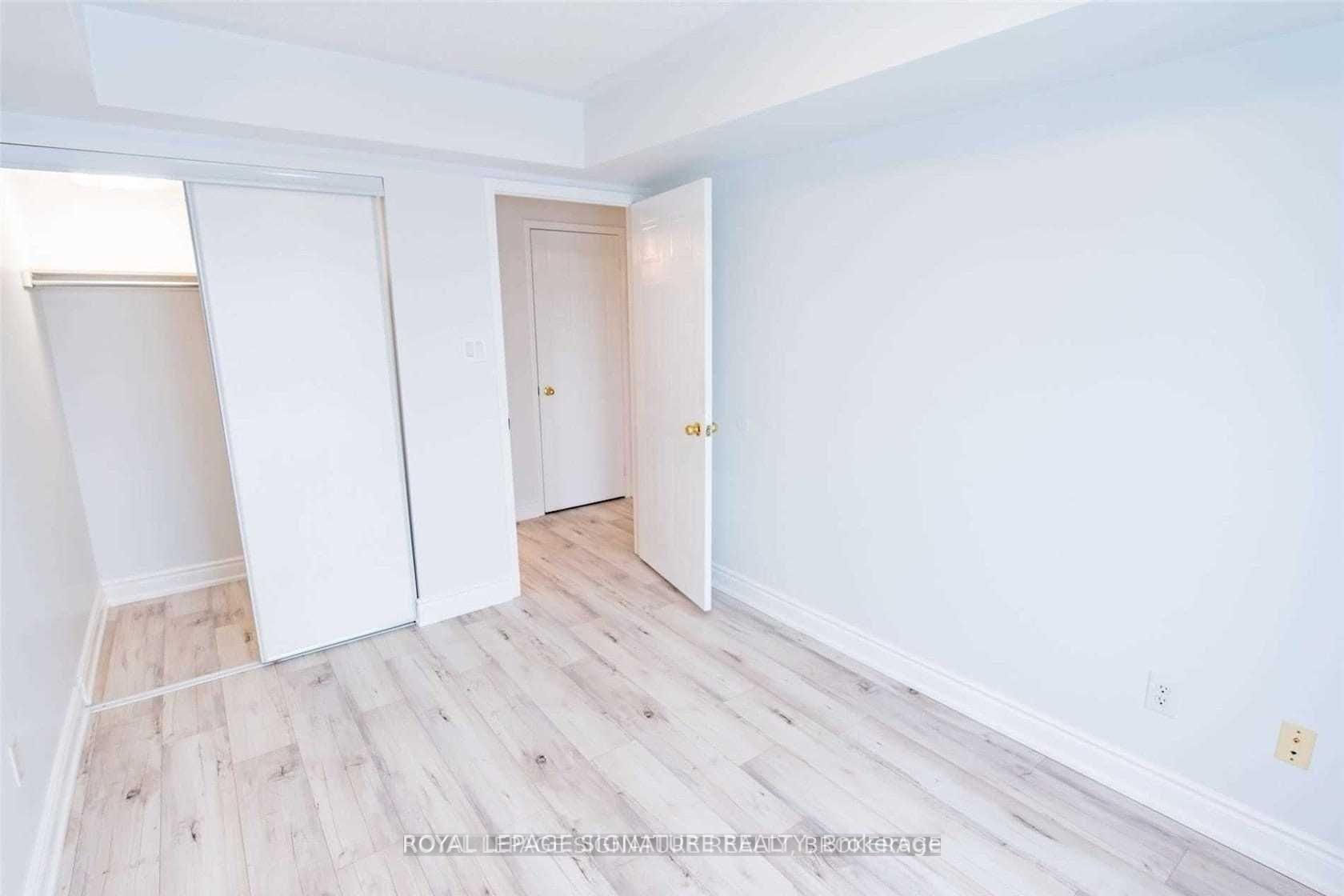 2 Bedrooms Condo at 4975 Southampton, Mississauga For sale