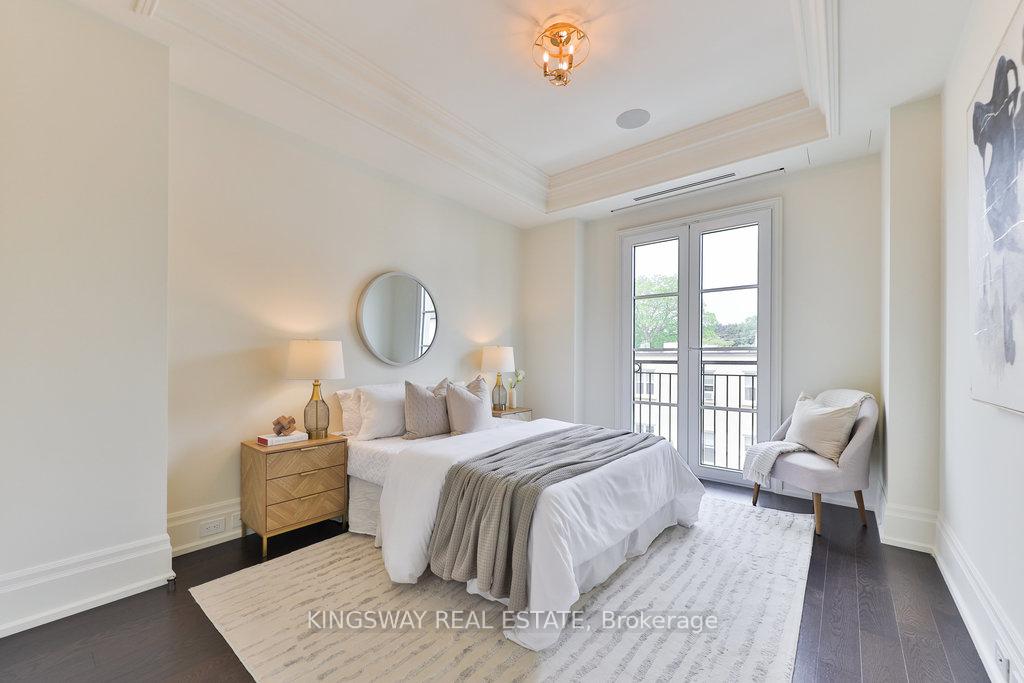 2 Bedrooms Condo at 300 Randall, Oakville For sale