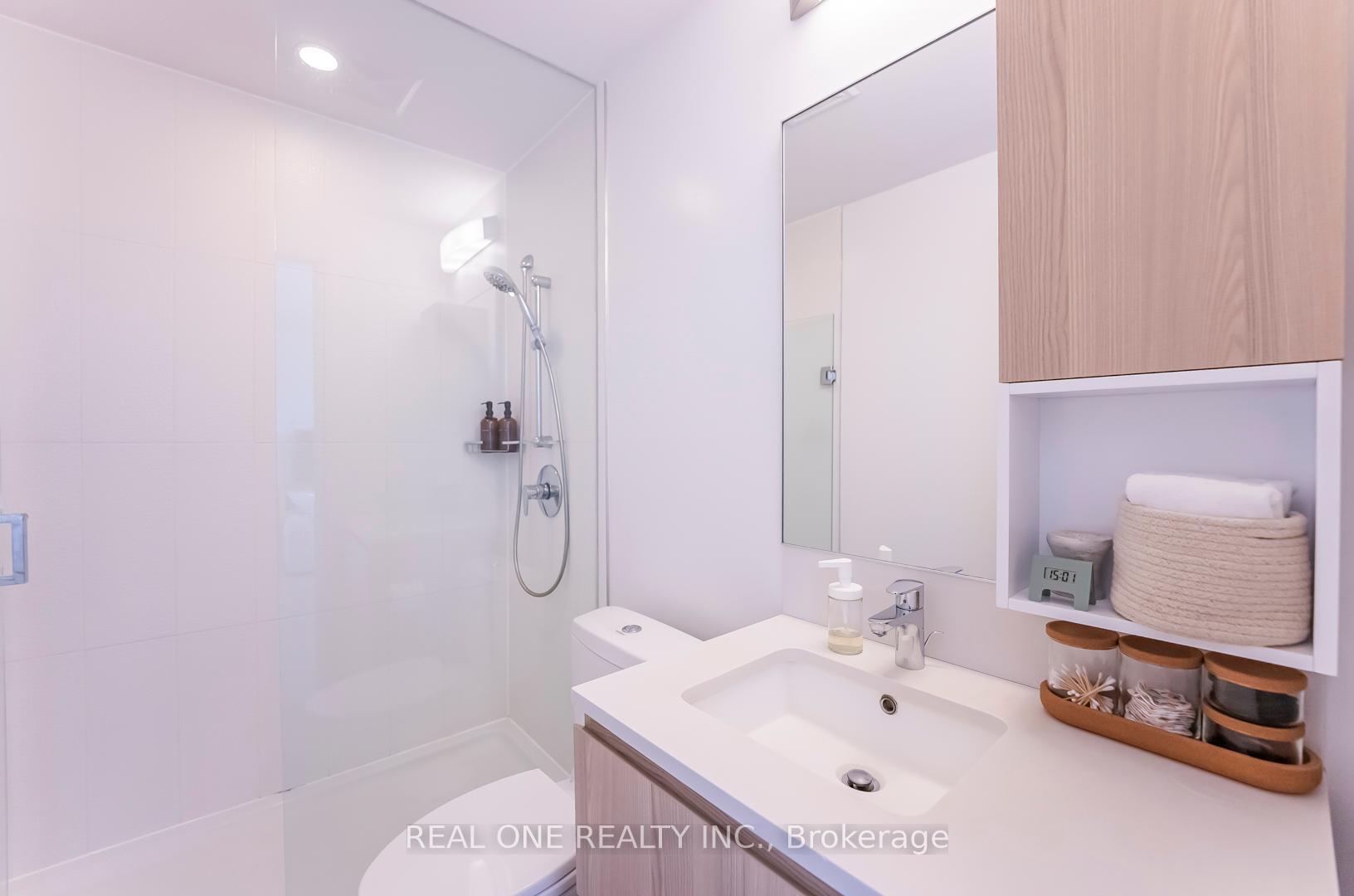 1 Bedroom Condo at 36 Park Lawn, Toronto For sale