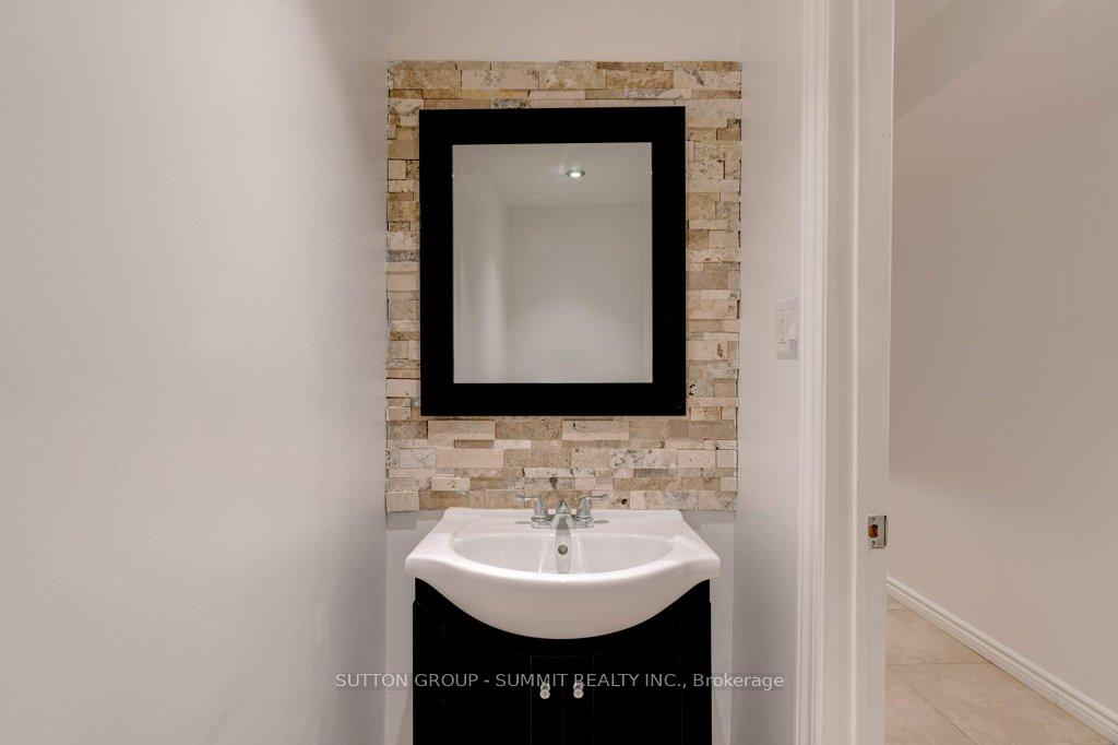 3 Bedrooms Condo at 1489 Heritage,  Oakville For sale