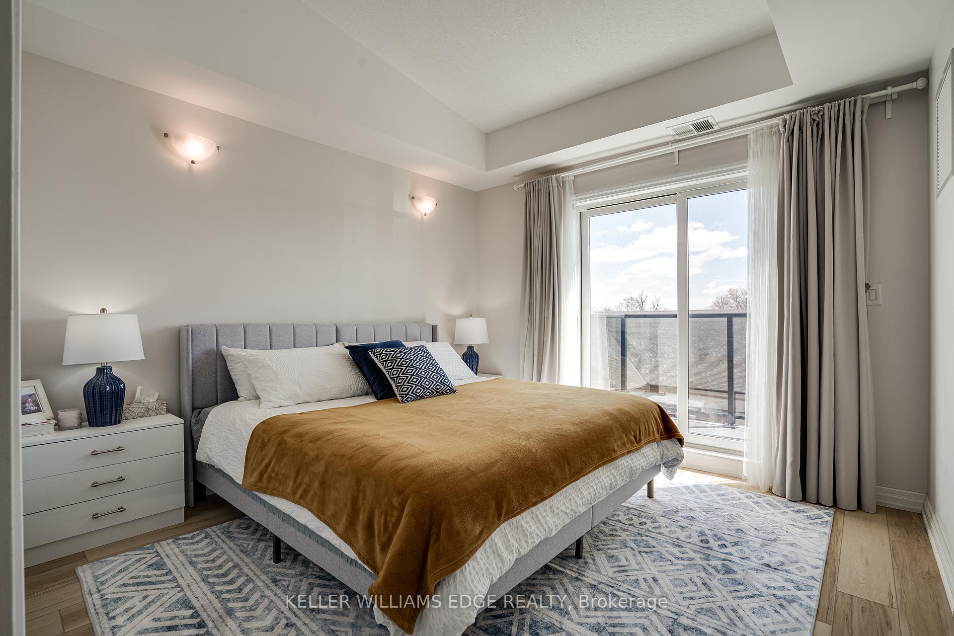 2 Bedrooms Condo at 170 Rockhaven,  Hamilton For sale