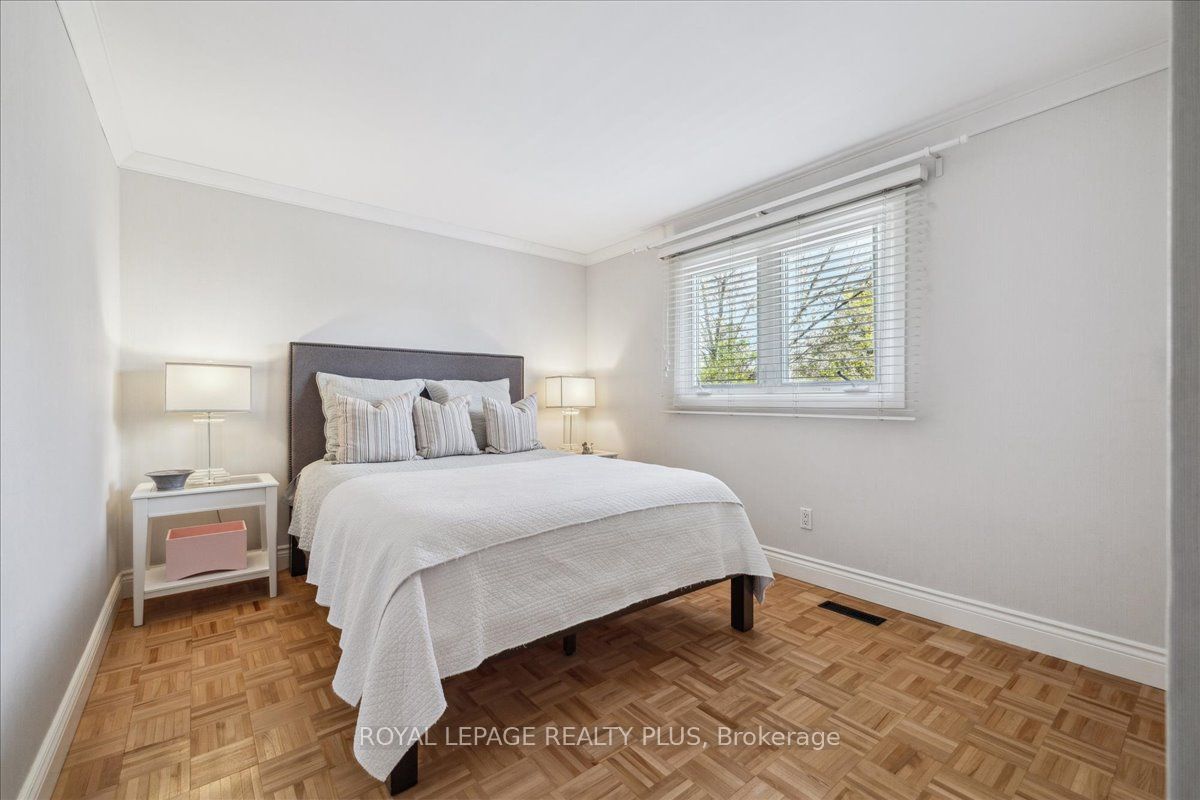 3413 Autumnleaf Crescent