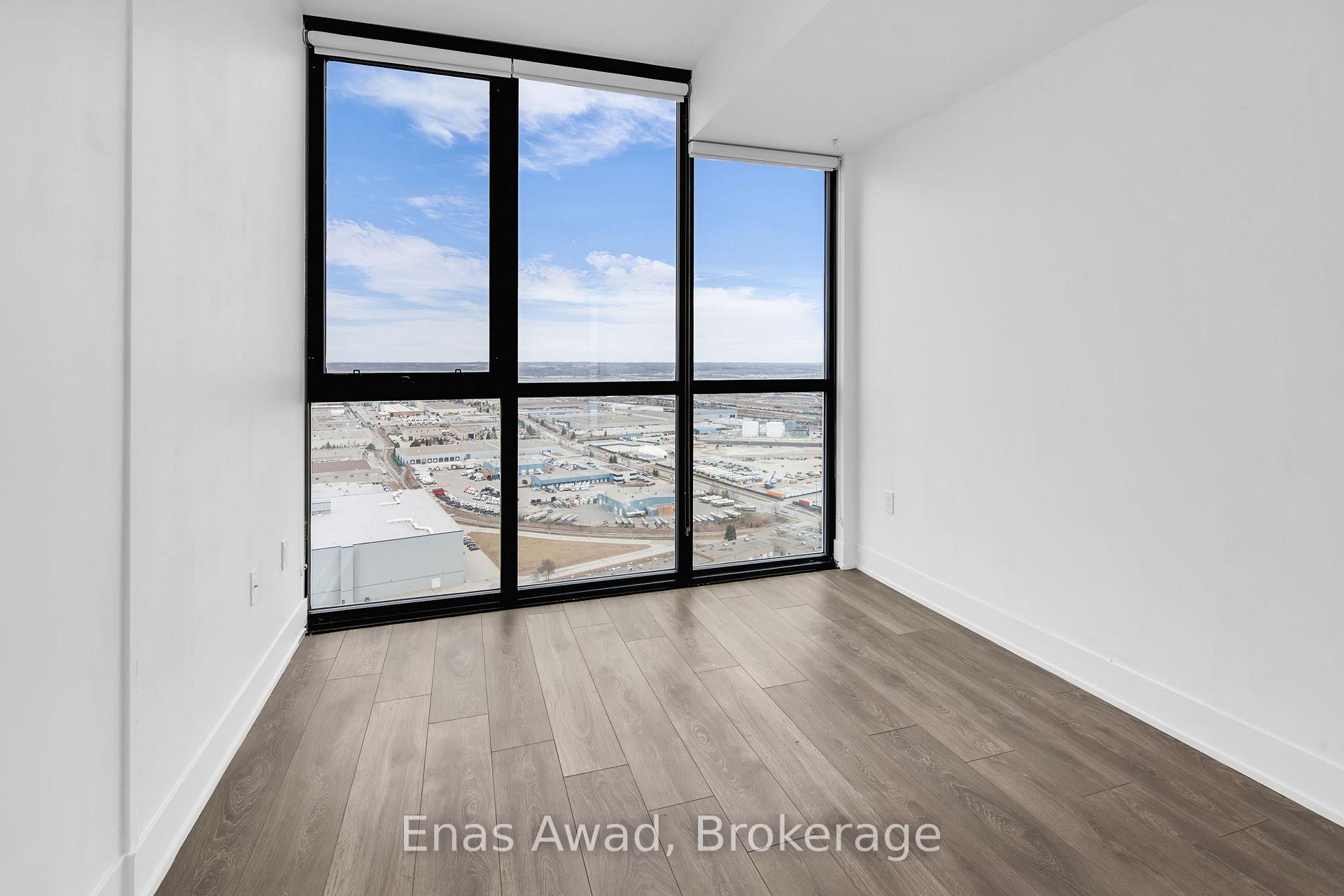 2 Bedrooms Condo at 2916 Highway 7,  Vaughan For sale