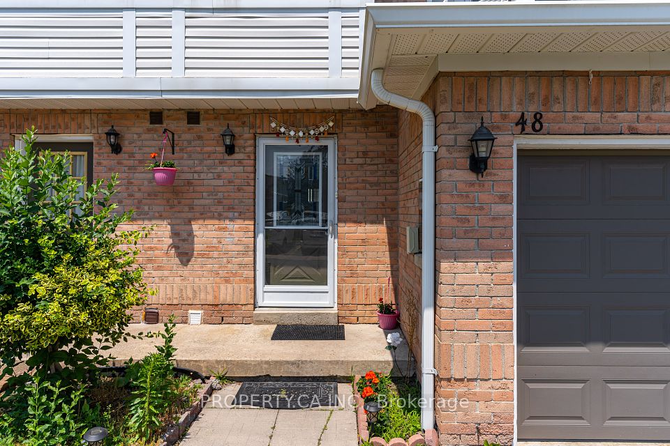 48 Brisbane Court, Brampton, ON L6R 1V4