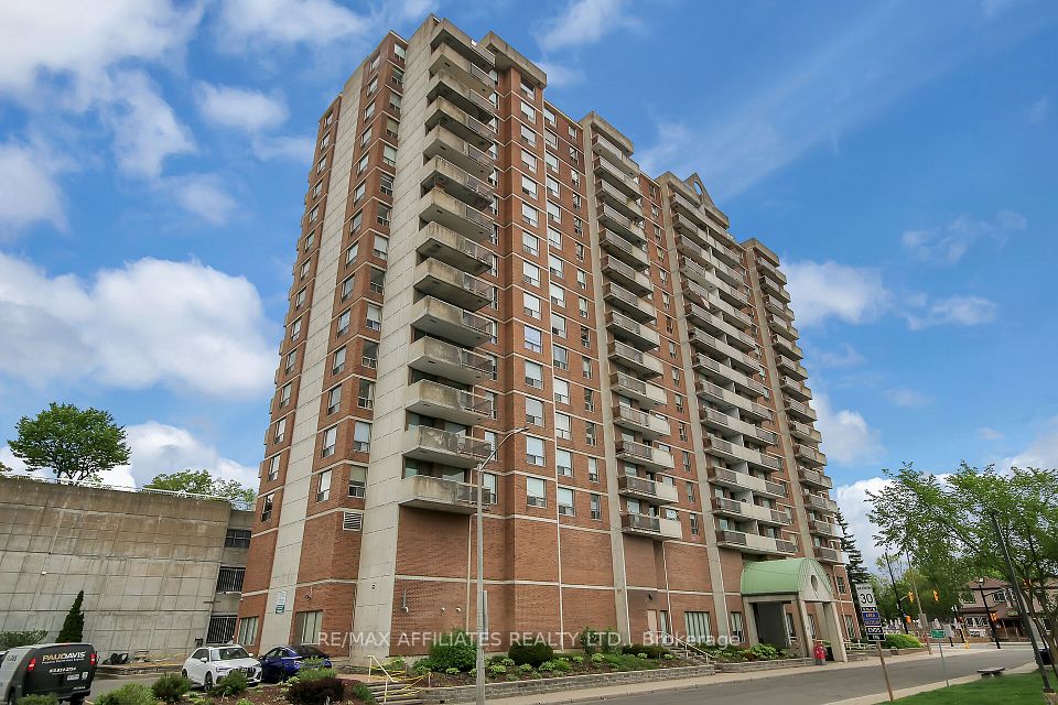 200 Lafontaine