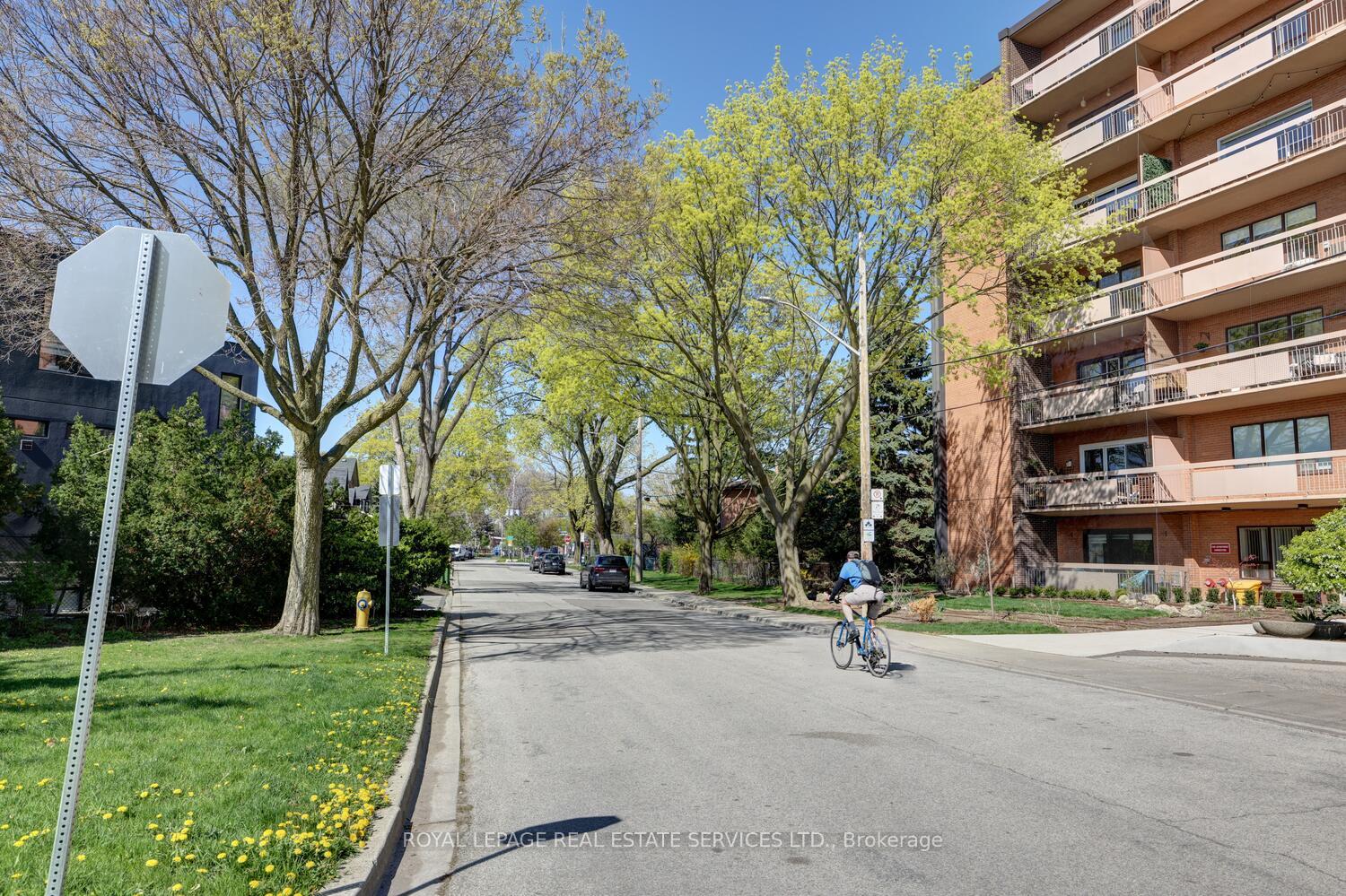 1 Bedroom Co-op at 41 Lake Shore, Toronto For sale