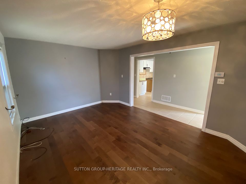 34 Ball Crescent, Whitby, ON L1P 1W6