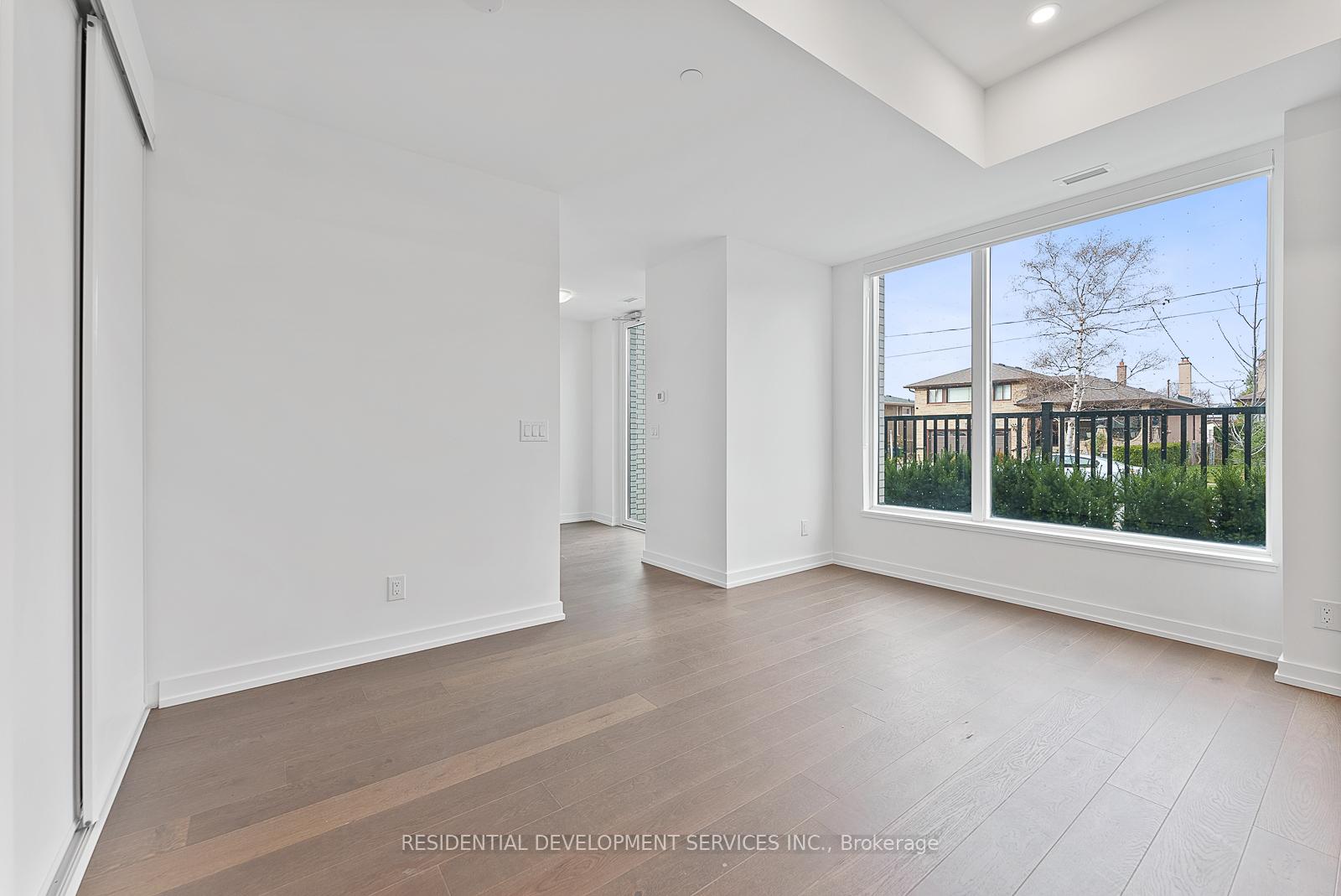 3 Bedrooms Condo at 15 Maryport Ave,  Toronto For sale