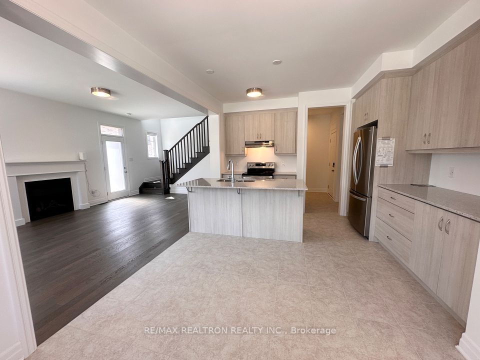 39 Berczy Mnr Crescent, Markham, ON L6C 3M2
