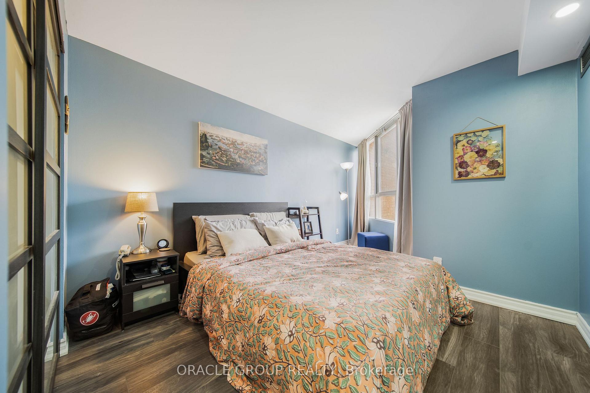 1 Bedroom Condo at 1485 Lakeshore,  Mississauga For sale
