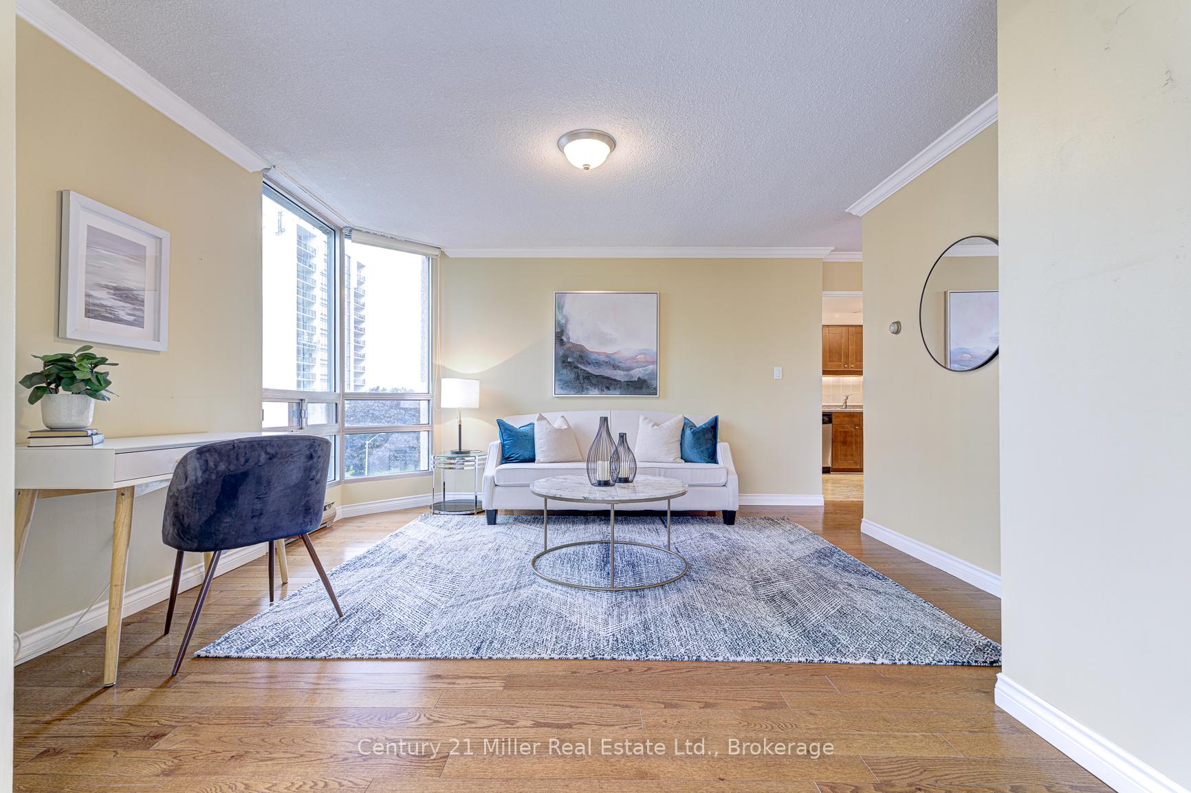 2 Bedrooms Condo at 2180 Marine, Oakville For sale