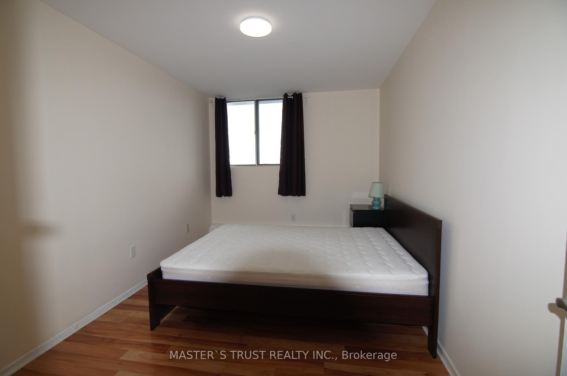 2 Bedrooms Condo at 100 Dundalk, Toronto For sale