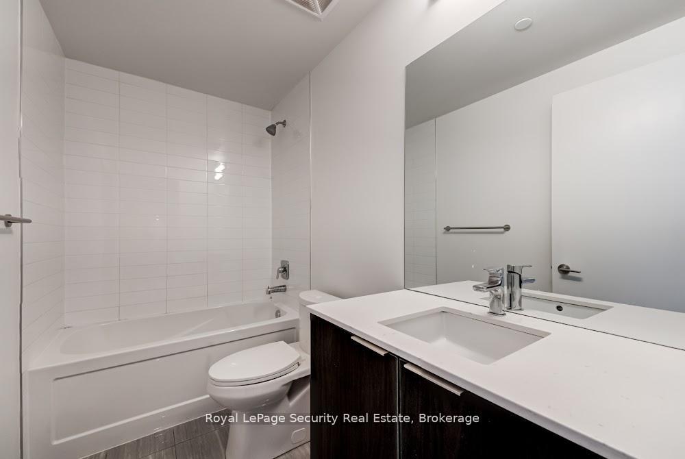 1 Bedroom Condo at 158 Front, Toronto For sale