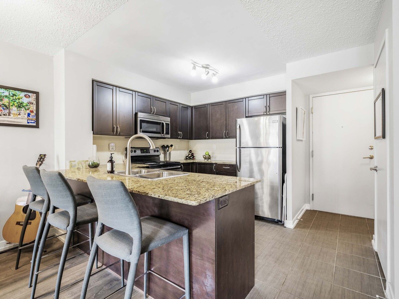 816 Lansdowne Avenue 114