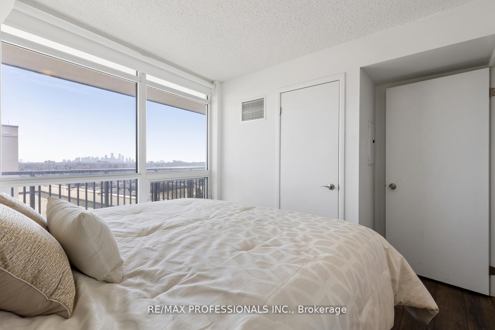 2 Bedrooms Condo at 800 Lawrence,  Toronto For sale