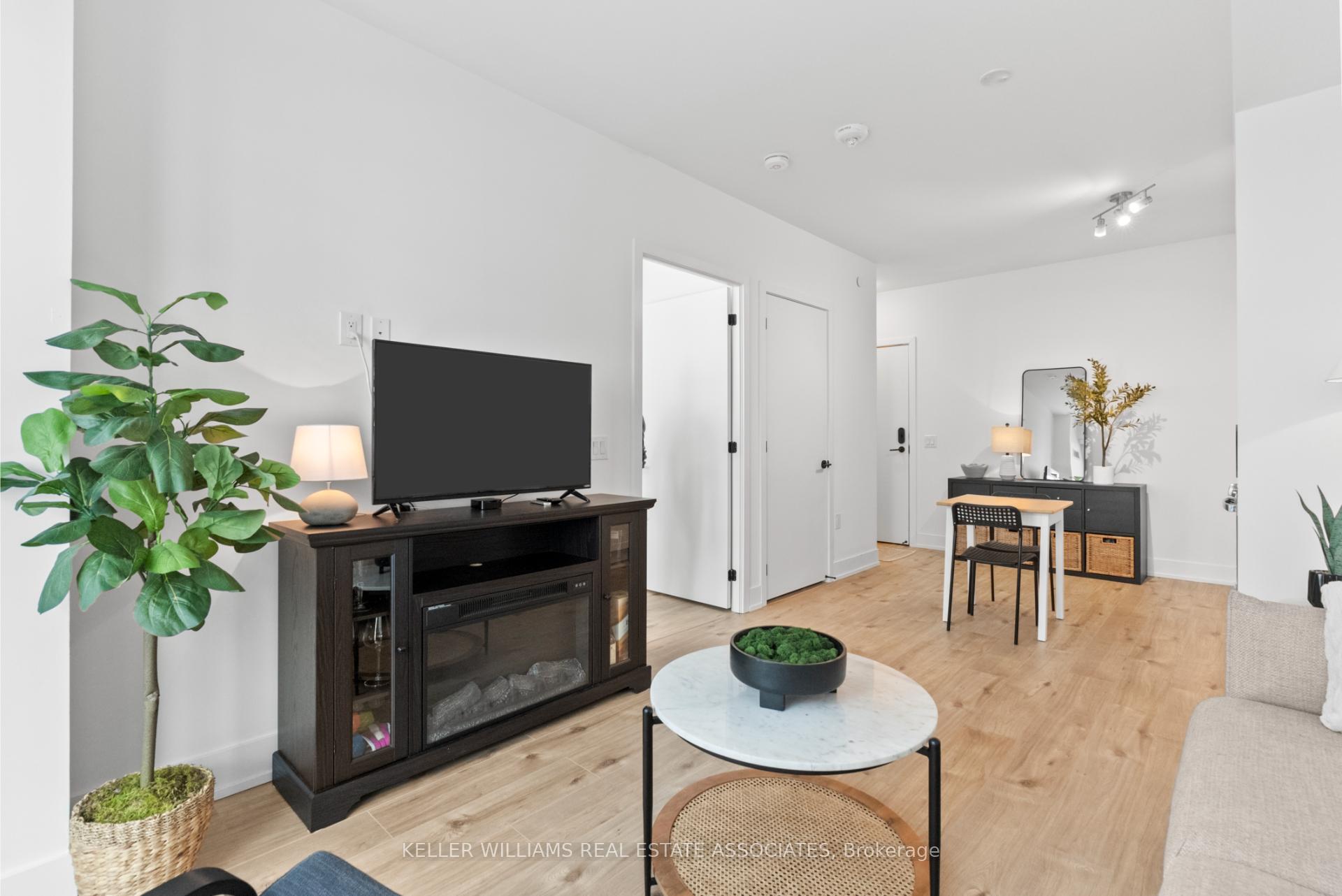 1 Bedroom Condo at 2450 Old Bronte,  Oakville For sale