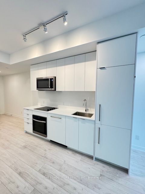 #526 - 181 Sheppard Avenue, Toronto, ON M2N 3A6