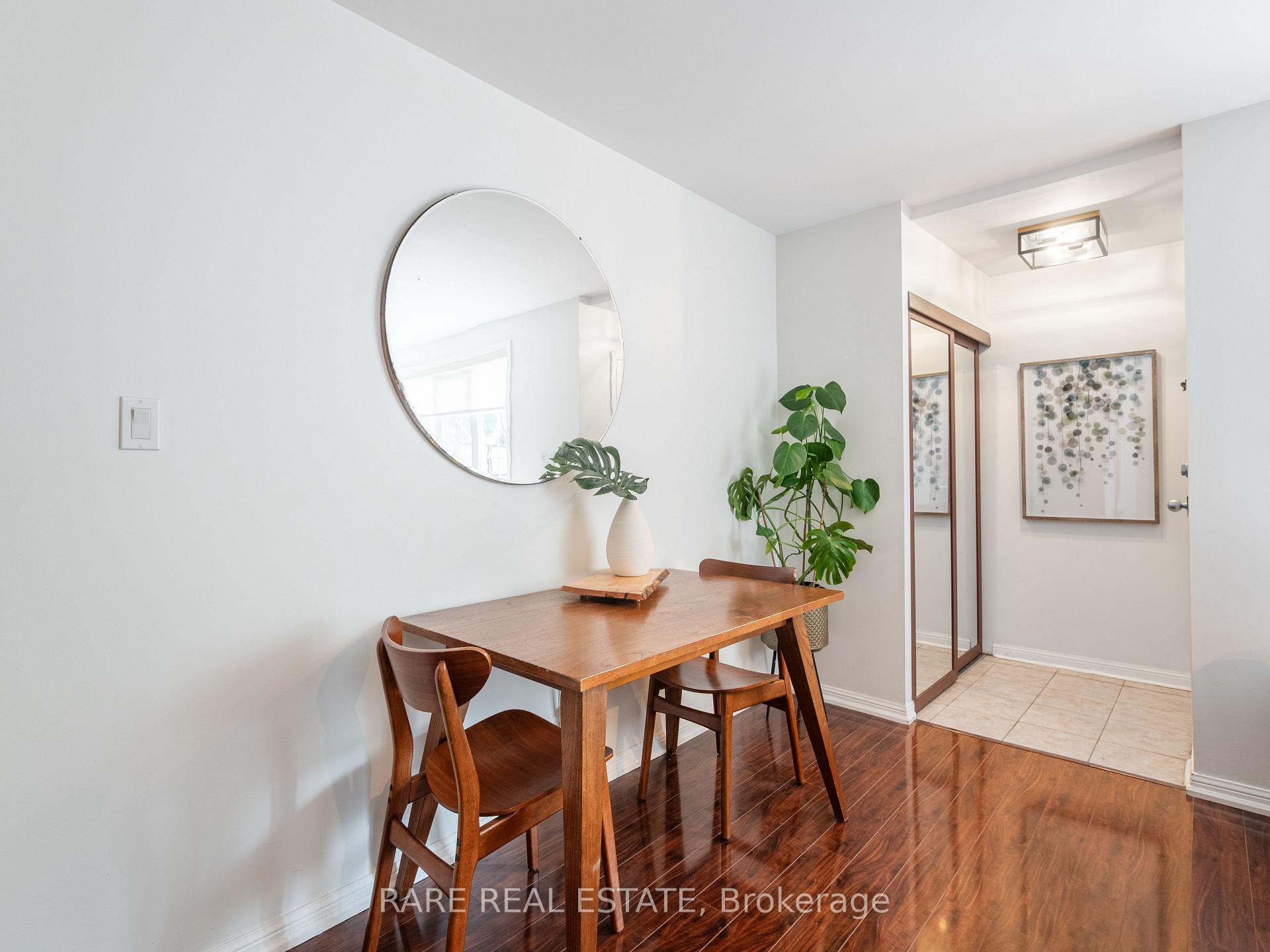 2 Bedrooms Condo at 60 Douro, Toronto For sale