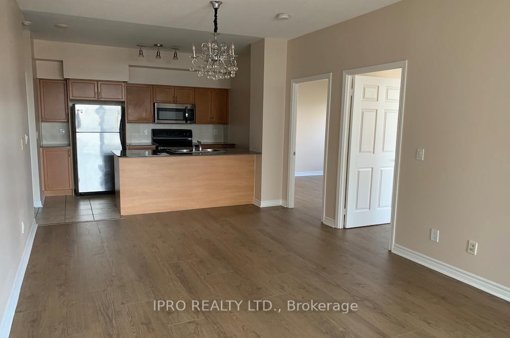 3 Bedrooms Condo at 388 Prince of Wales, Mississauga For sale