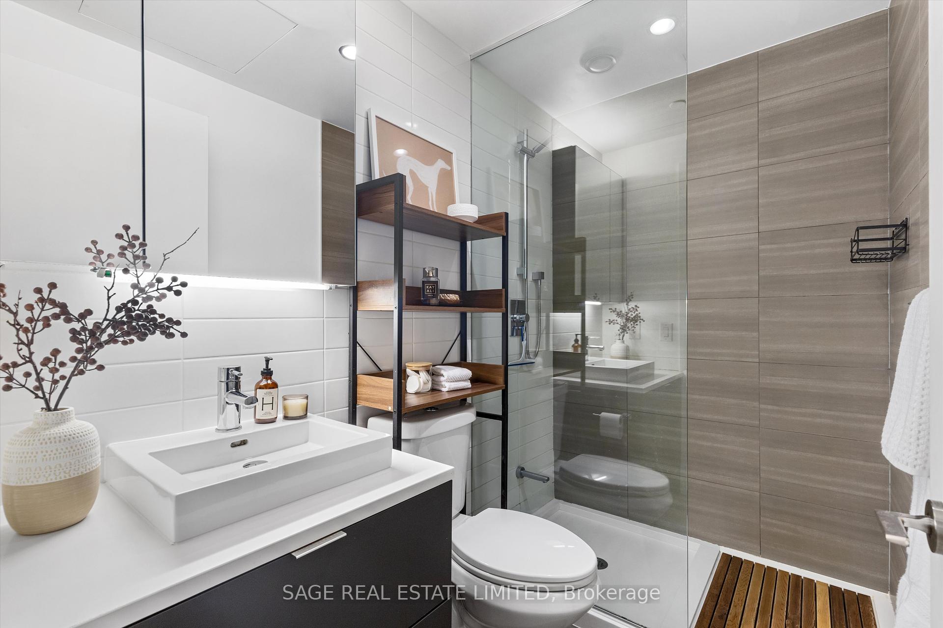 1 Bedroom Condo at 170 Bayview, Toronto For sale