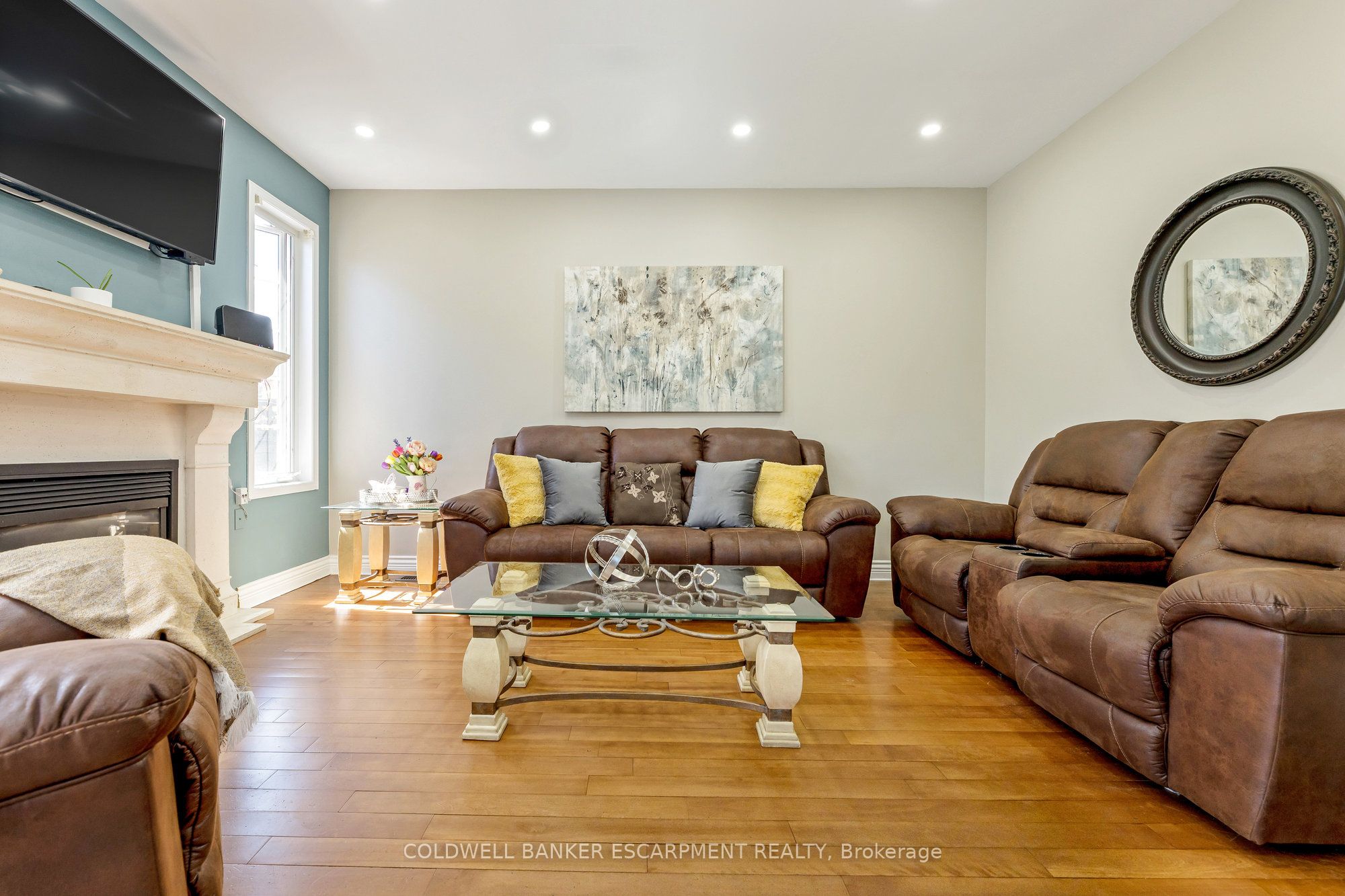 3927 Mayla Drive