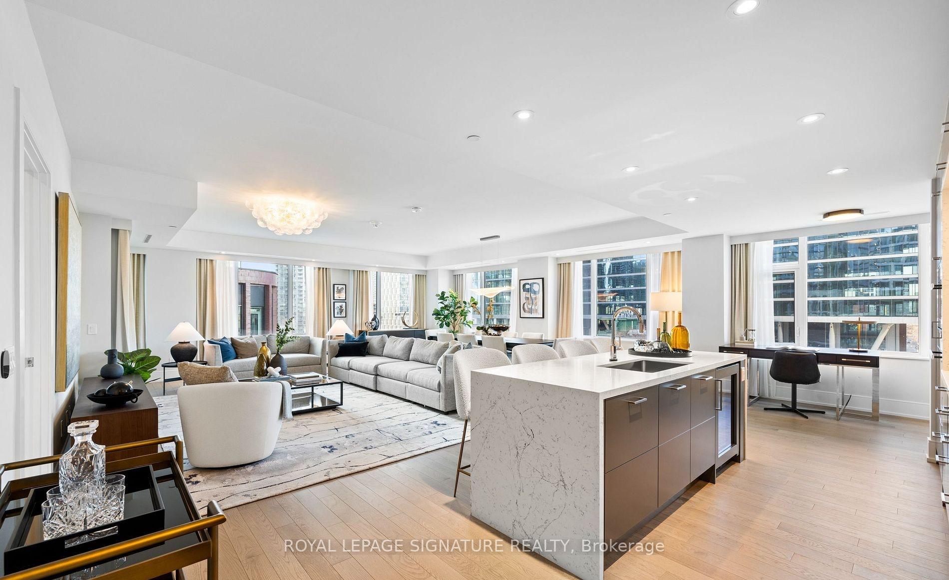 2 Bedrooms Condo at 455 Wellington, Toronto For sale