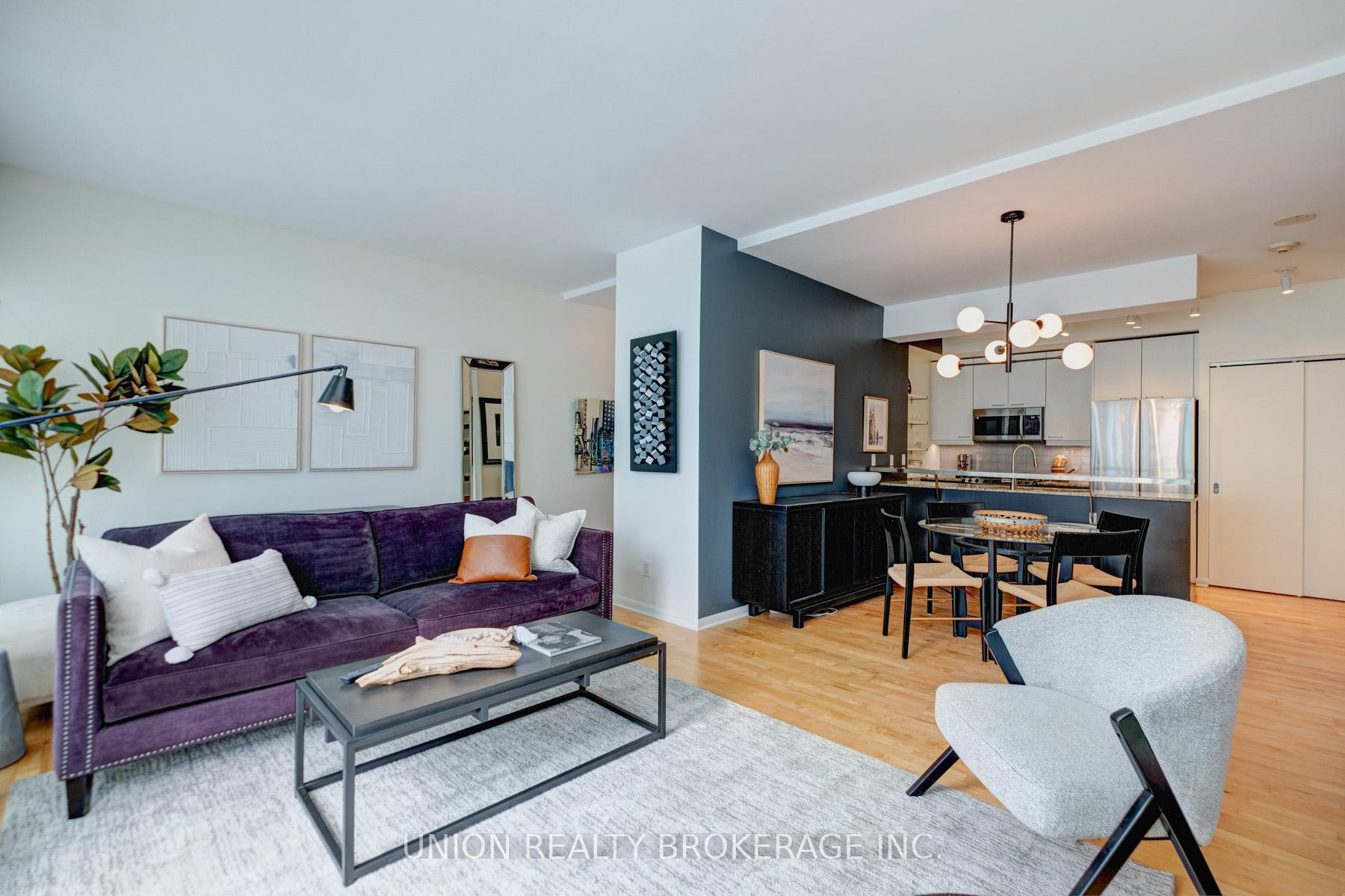 2 Bedrooms Condo at 333 Adelaide, Toronto For sale