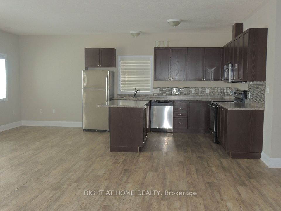 3937 Wood Avenue, Severn, ON L3V 0T9