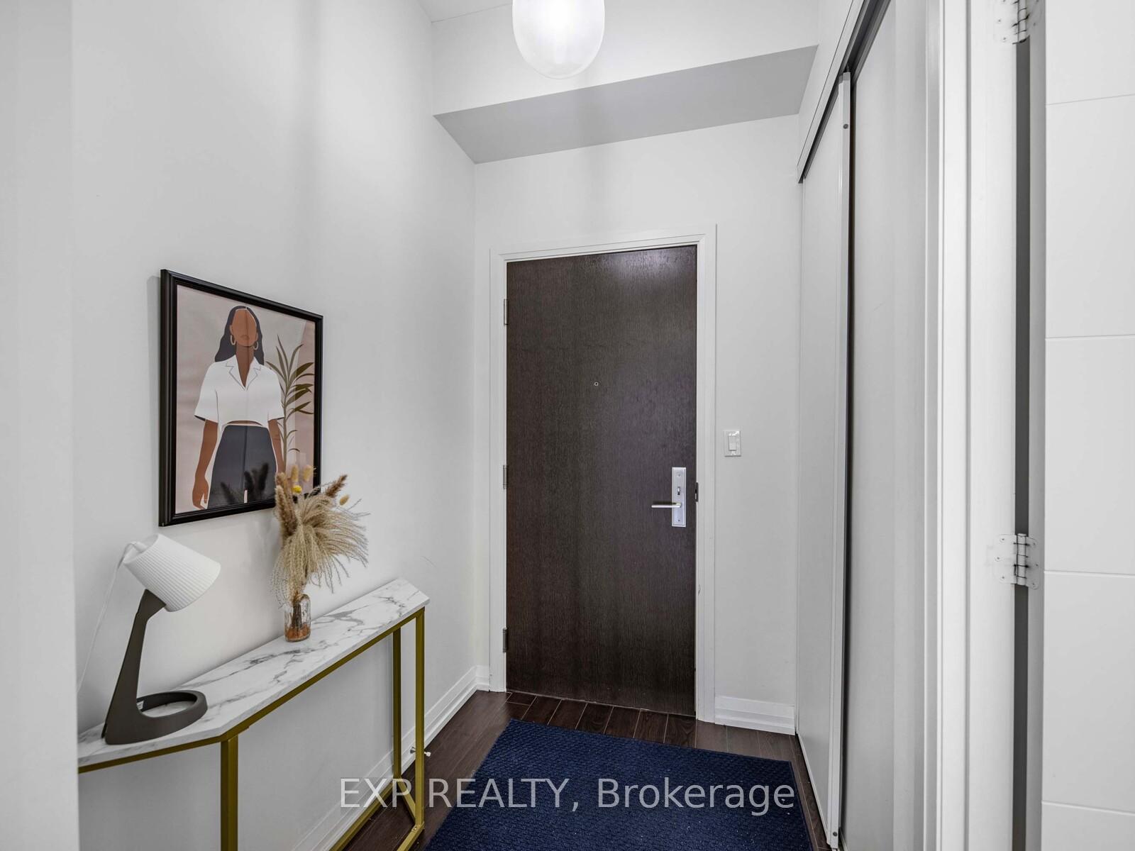 2 Bedrooms Condo at 460 Adelaide, Toronto For sale