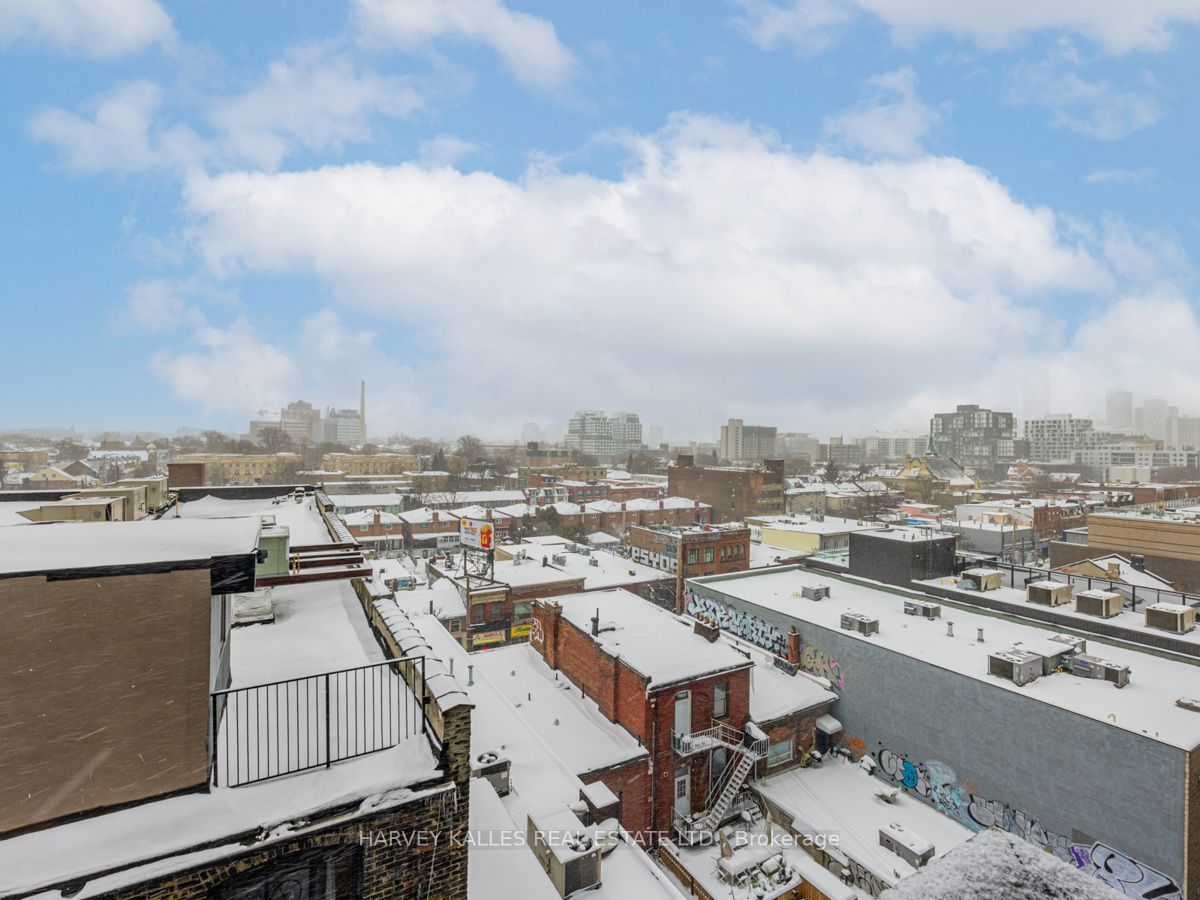 608 Richmond Street W 816