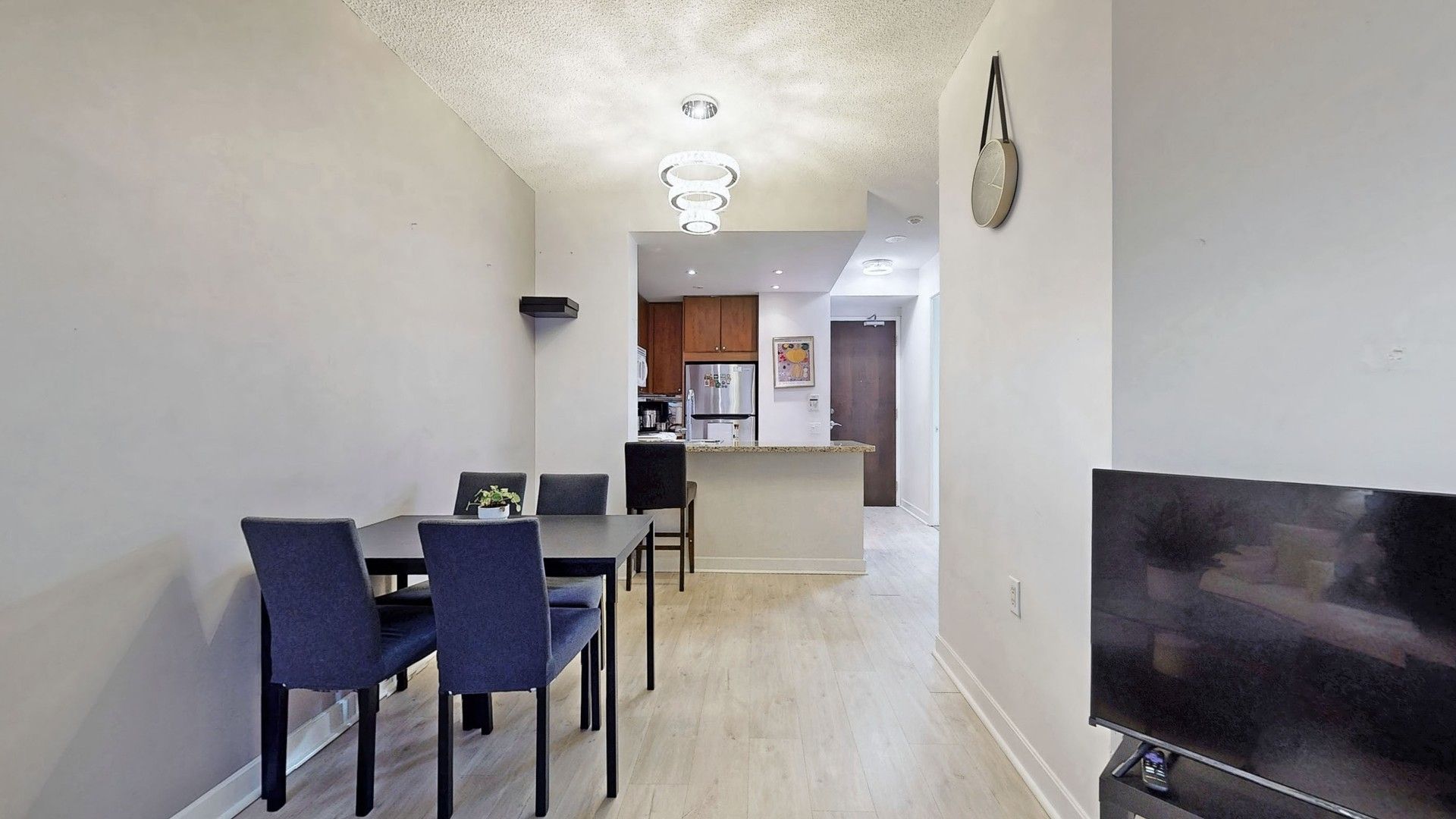 85 Bloor Street E 903
