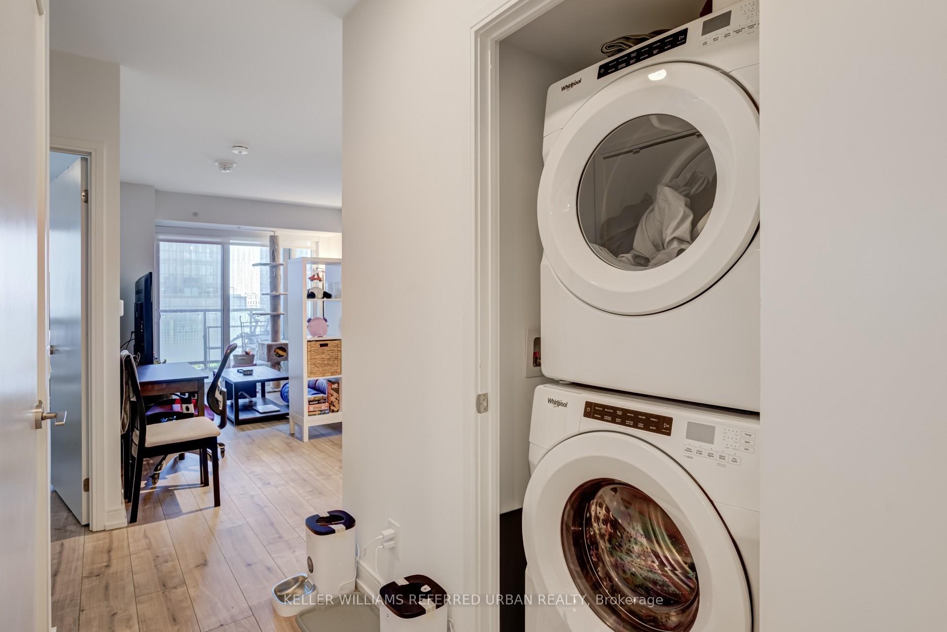 2 Bedrooms Condo at 30 Samuel Wood, Toronto For sale