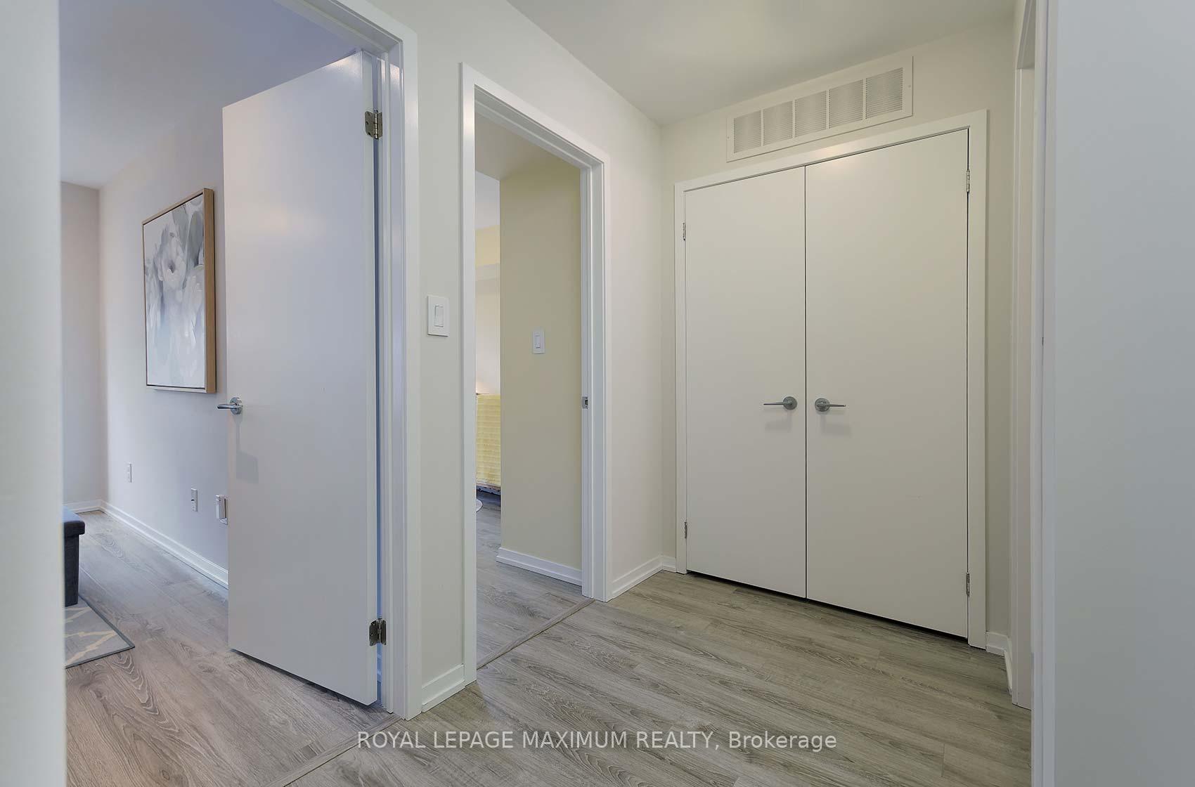 2 Bedrooms Condo at 26 Bruce,  Vaughan For sale