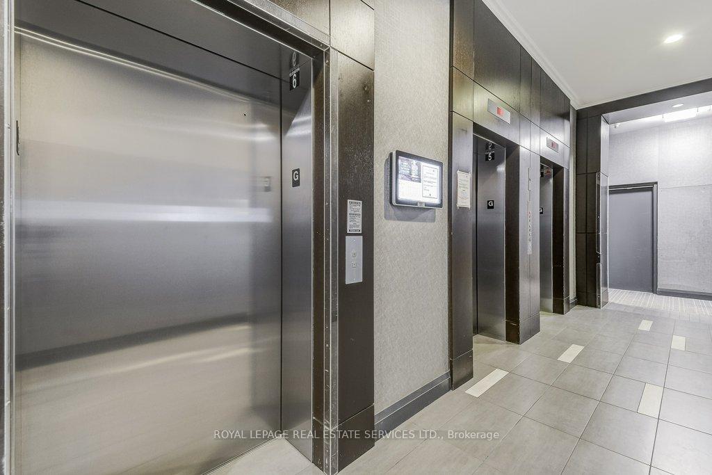 2 Bedrooms Condo at 55 Speers, Oakville For sale