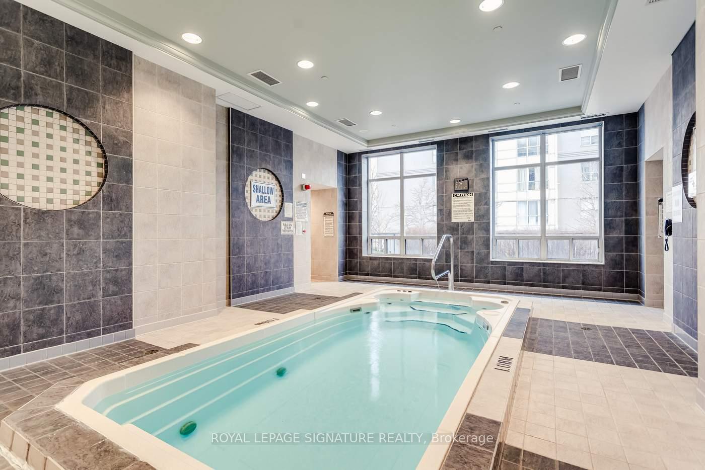 2 Bedrooms Condo at 55 Strathaven, Mississauga For sale