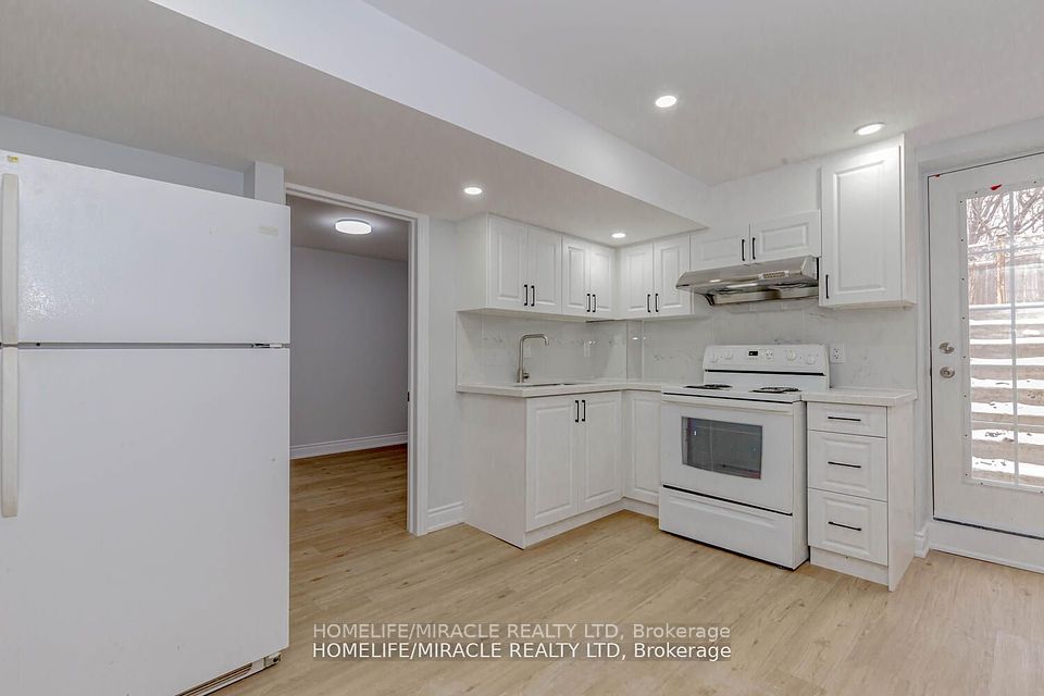 #Lower - 44 Leatherhead Court, Brampton, ON L6S 5E8