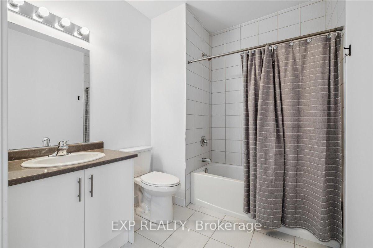 2 Bedrooms Condo at 450 Dundas,  Hamilton For sale