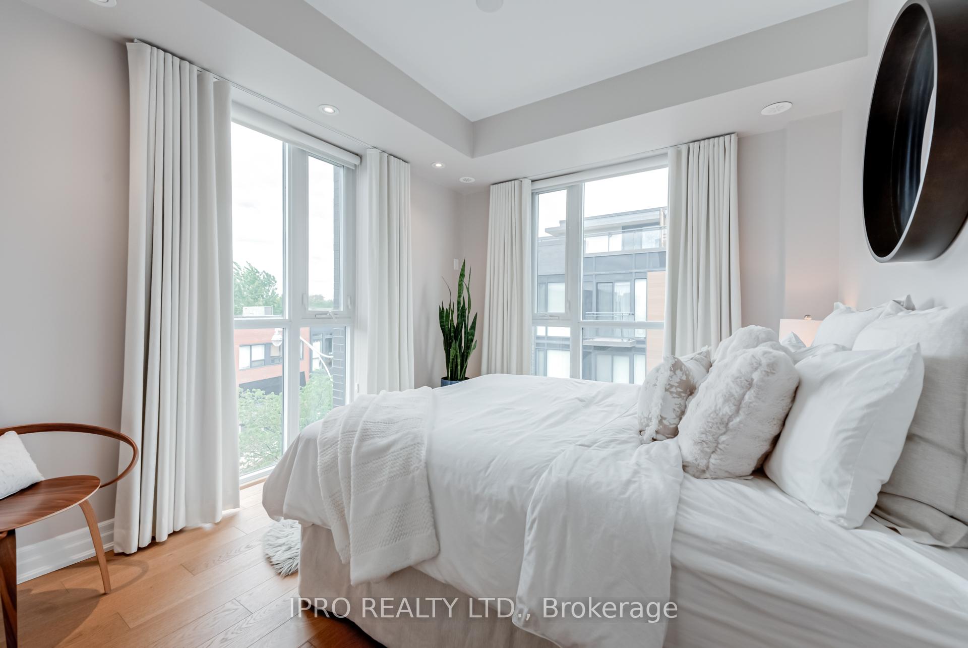 5 Bedrooms Condo at 15 Sousa Mendes, Toronto For sale