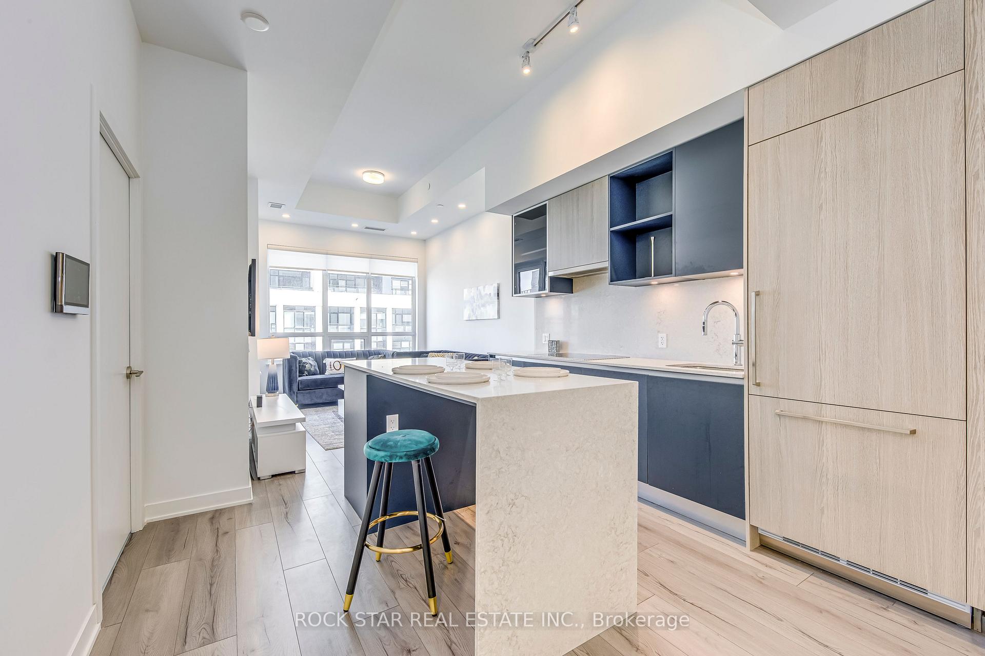 2 Bedrooms Condo at 405 Dundas,  Oakville For sale