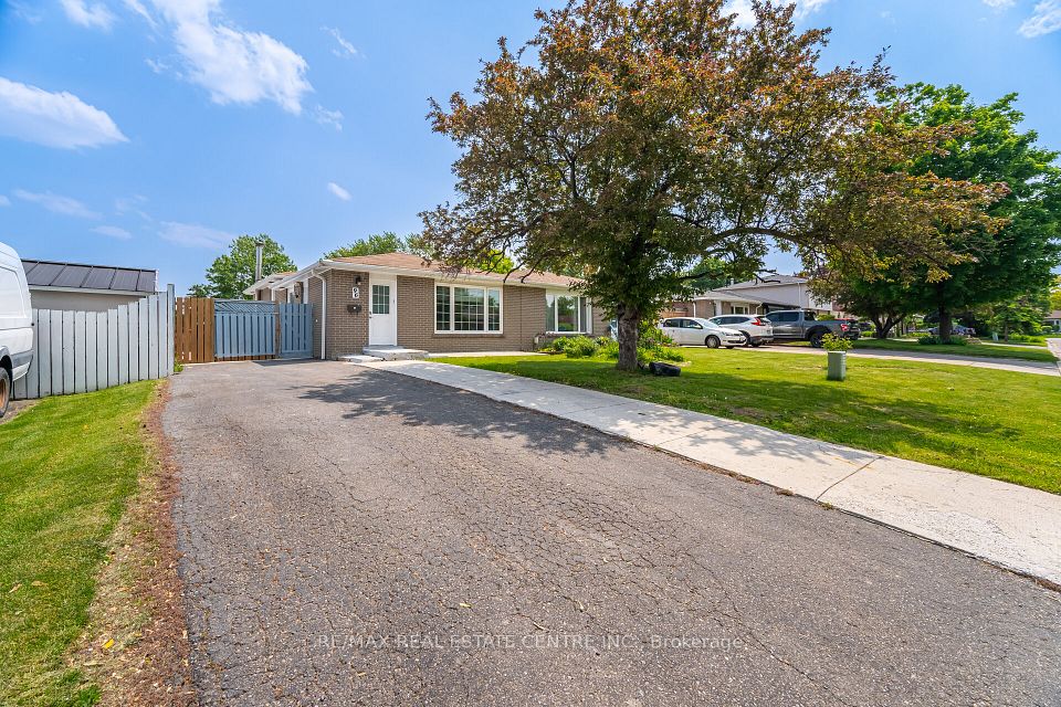 96 Fallingdale Crescent, Brampton, ON L6T 3J6