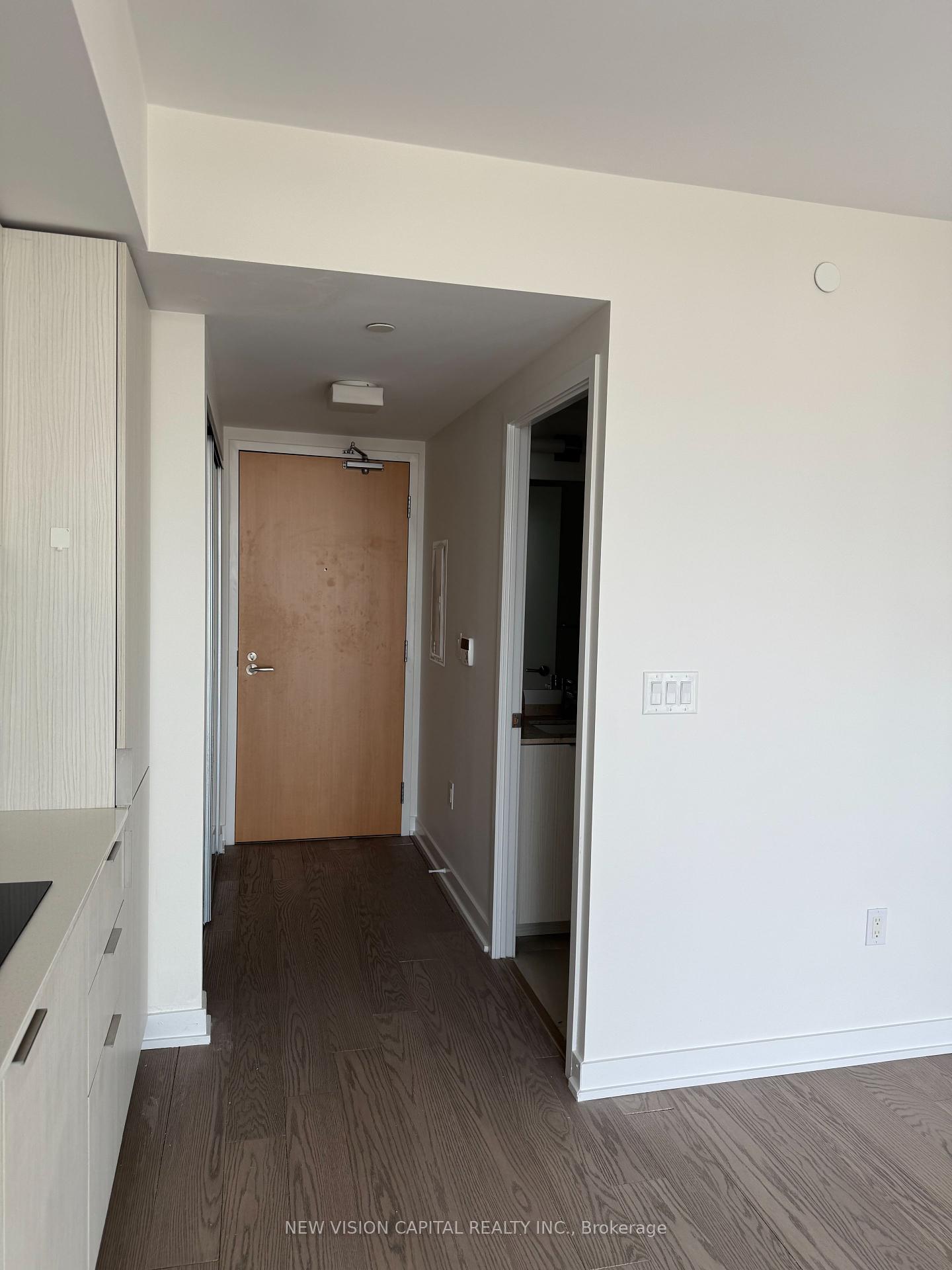1 Bedroom Condo at 11 Wellesley, Toronto For sale