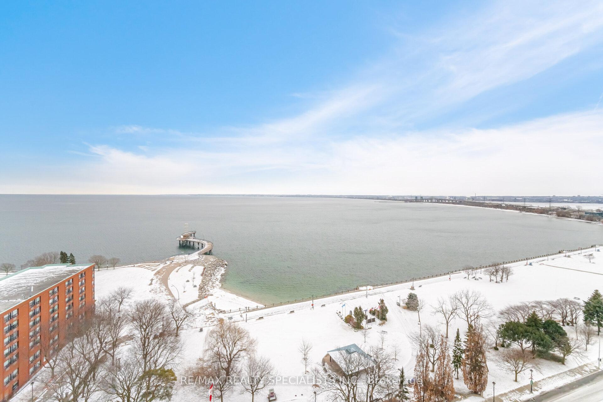 3 Bedrooms Condo at 1477 Lakeshore,  Burlington For sale