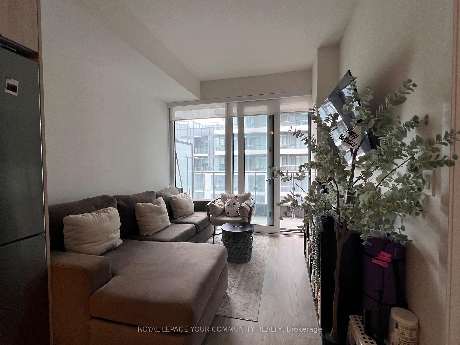 2 Bedrooms Condo at 60 Princess,  Toronto For sale
