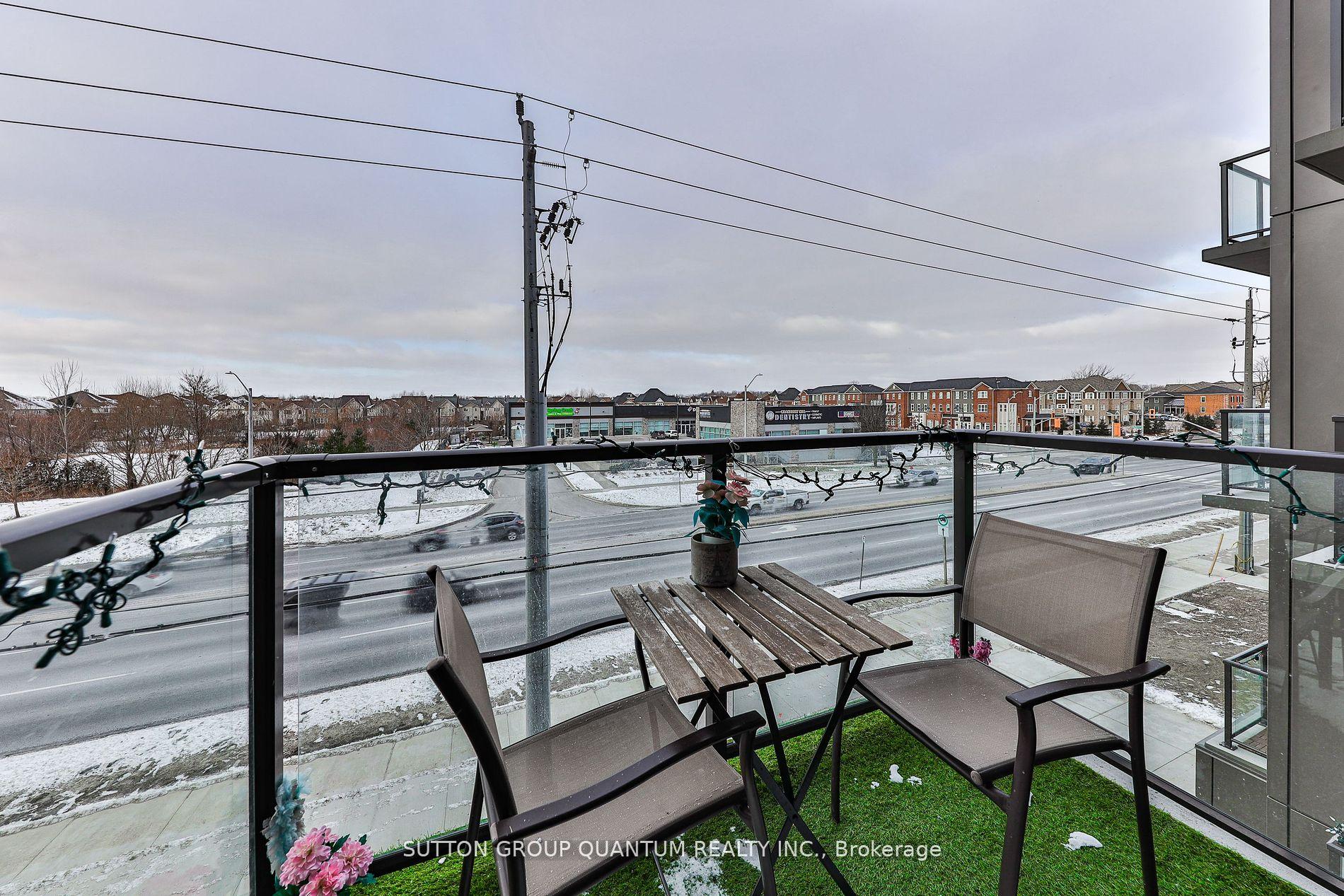 2 Bedrooms Condo at 470 Dundas, Hamilton For sale