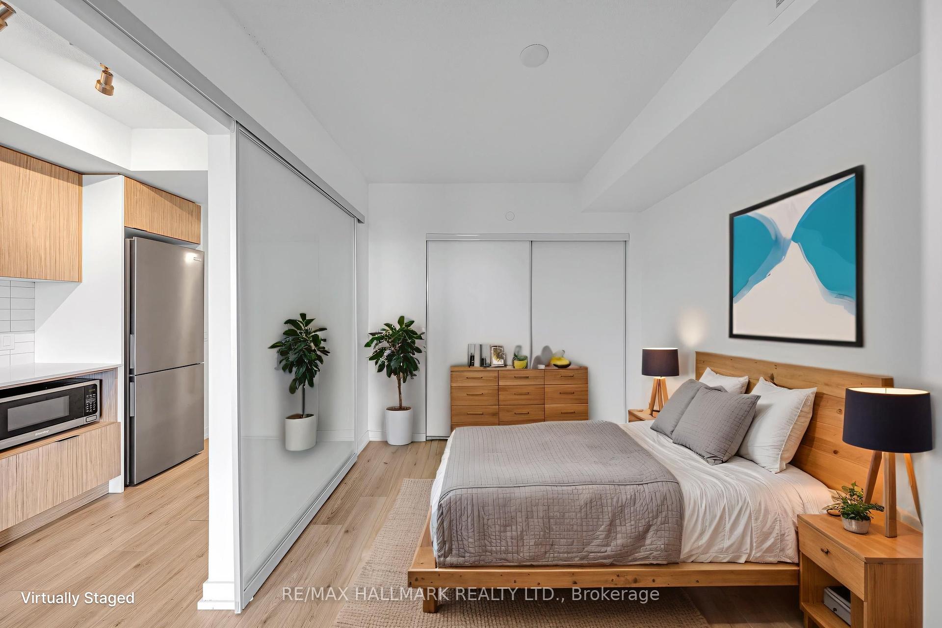 2 Bedrooms Condo at 395 Bloor, Toronto For sale